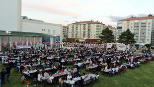 İHH'nın iftar tırıyla Elazığ'da 2 bin kişiye iftar