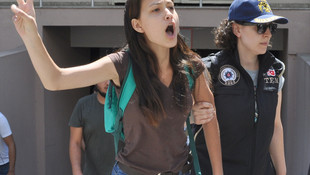 İzmir'de izinsiz gösteri