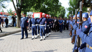 Kalp krizi sonucu ölen uzman çavuşun cenazesi defnedildi