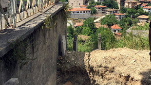 Karabük'te mezarlıkta define arandığı iddiası