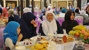 Kazakistan’da ilk iftar yapıldı
