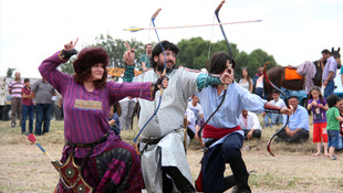 Kermeste cirit ve ok atışı