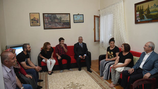 Kılıçdaroğlu, bir apartman görevlisinin evinde iftar yaptı