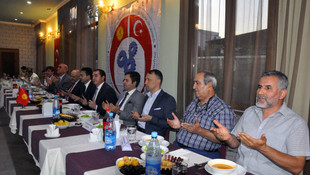 Kırgızistan'da Türk iş adamlarından iftar yemeği