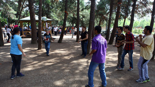 Kızılay'dan otistik öğrencilere karne etkinliği