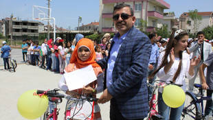 Kocaeli'de Suriyeli öğrencilerin karne heyecanı