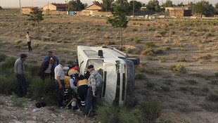 Konya'da minibüs devrildi: 8 yaralı