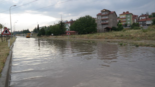 Kütahya'da şiddetli fırtına ve sağanak