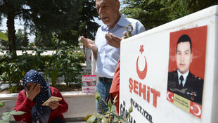 Malatya'daki şehitliğe Babalar Günü ziyaretleri