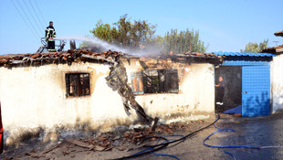 Manisa'da ev yangını: 1 ölü