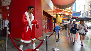 Muhammed Alinin adı New Yorkta sokak tabelasında...