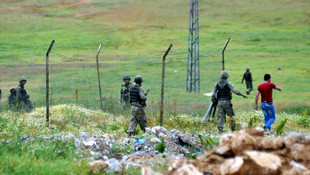 Muş'ta teröristler karakola saldırdı