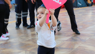 Müzik ve dans eşliğinde kalp masajı