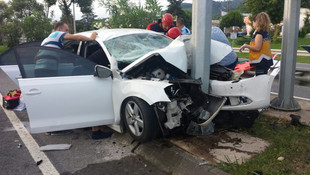 Ordu'da otomobil direğe çarptı: 1 ölü, 4 yaralı