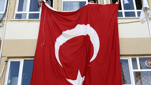 Osmaniye'de midibüsün sulama kanalına devrilmesi