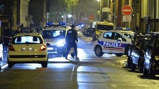 Pariste bir polis ve eşi öldürüldü!