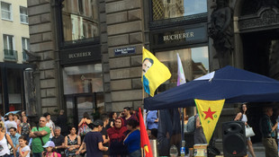 PKK terör örgütü yandaşları, Viyana'da stand açtı