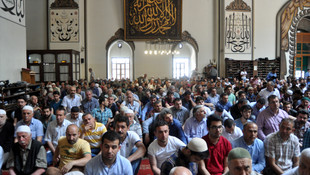 Ramazanın ilk cuma namazında camiler doldu