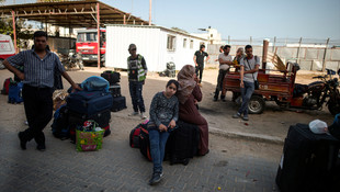 Refah Sınır Kapısı geçici olarak açıldı