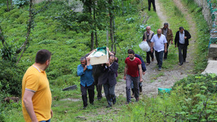 Rize'de zorlu cenaze yolculuğu