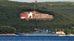 Rus askeri gemisi Çanakkale Boğazı'ndan geçti