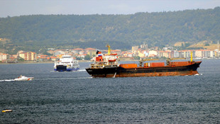 Rus askeri gemisi Çanakkale Boğazı'ndan geçti