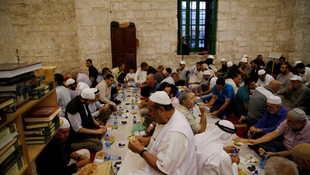 Sadakataşı Derneğinden Mescid-i Aksa’da iftar