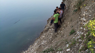 Sakarya'da gölete giren genç kayboldu