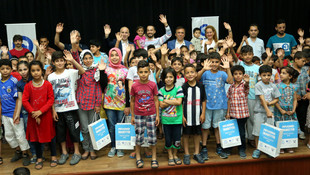 Samsun'da Suriyeli çocuklara bayramlık hediye edildi