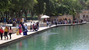 Şanlıurfa'da sıcak hava bunalttı