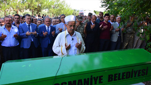 Şehit annesinin cenazesi, oğlunun yanına defnedildi