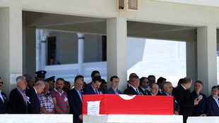 Şehit polis son yolculuğuna uğurlandı