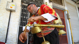 Soğuk tüketilen meyan şerbeti, iftar sofralarını süslüyor