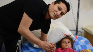 Suriye'de yaralanan çocuk Türkiye'de yaşama tutundu