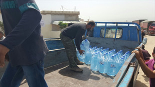 Suriyelilere 25 ton su yardımı