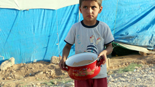 Suriyelilerin evlerine iftar yemeği servis ediliyor