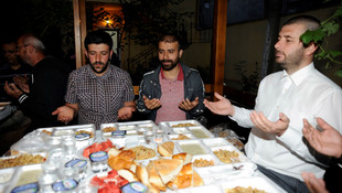 Surp Kevork Ermeni Kilisesi'nde iftar