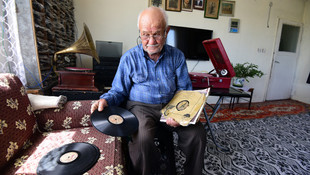 Tahir dedenin taş plak merakı