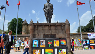 Tarihi figürleri strafora işlediler