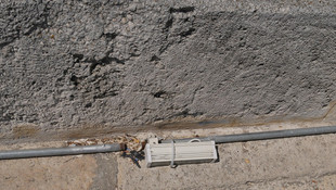 Tarihi köprünün aydınlatma lambalarını çaldılar