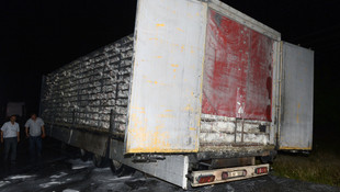 Tavuk yüklü tırda yangın
