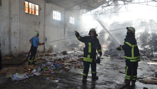 Tekirdağ'da atık kağıt deposunda yangın