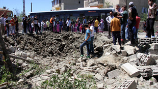 Teröristlerin tünel kazarak yola döşediği patlayıcı imha edildi