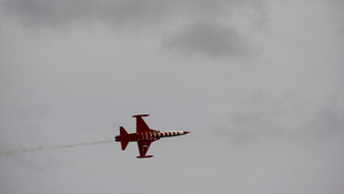 Türk Yıldızları’nın Hollanda’daki gösterisi büyük ilgi gördü