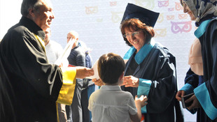 Üniversiteyi 62 yaşında bölüm ikincisi olarak bitirdi