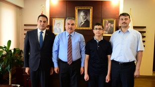 Uşak Valisi, TEOG birincisini kabul etti