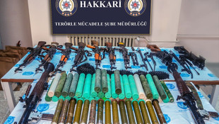 Vatandaş ihbar etti 3 çuval silah bulundu