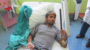 Vücuduna saplanan demir ameliyatla çıkarıldı