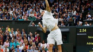 Djokovic, Wimbledon'a kayıpsız devam etti