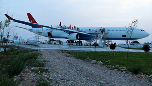 Yargıtay Başkanı Cirit uçak restoranda iftar yaptı